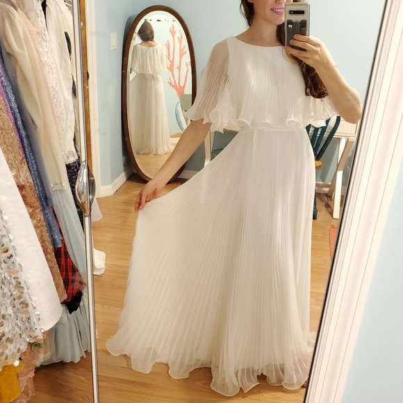 SOLD Vintage Miss Elliette Wedding Dress - Picture 4 of 5